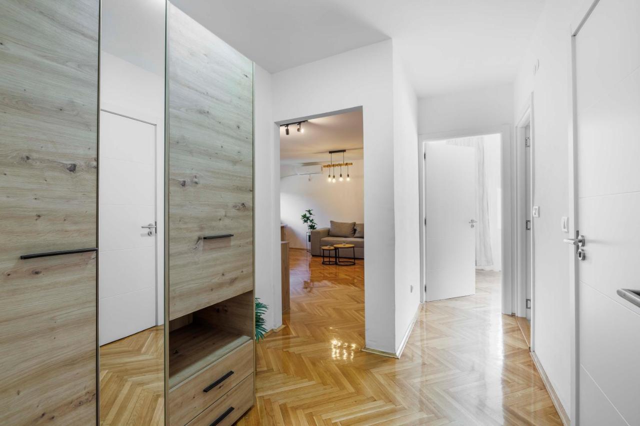 Sari City Center Apartment Novi Sad Exteriör bild