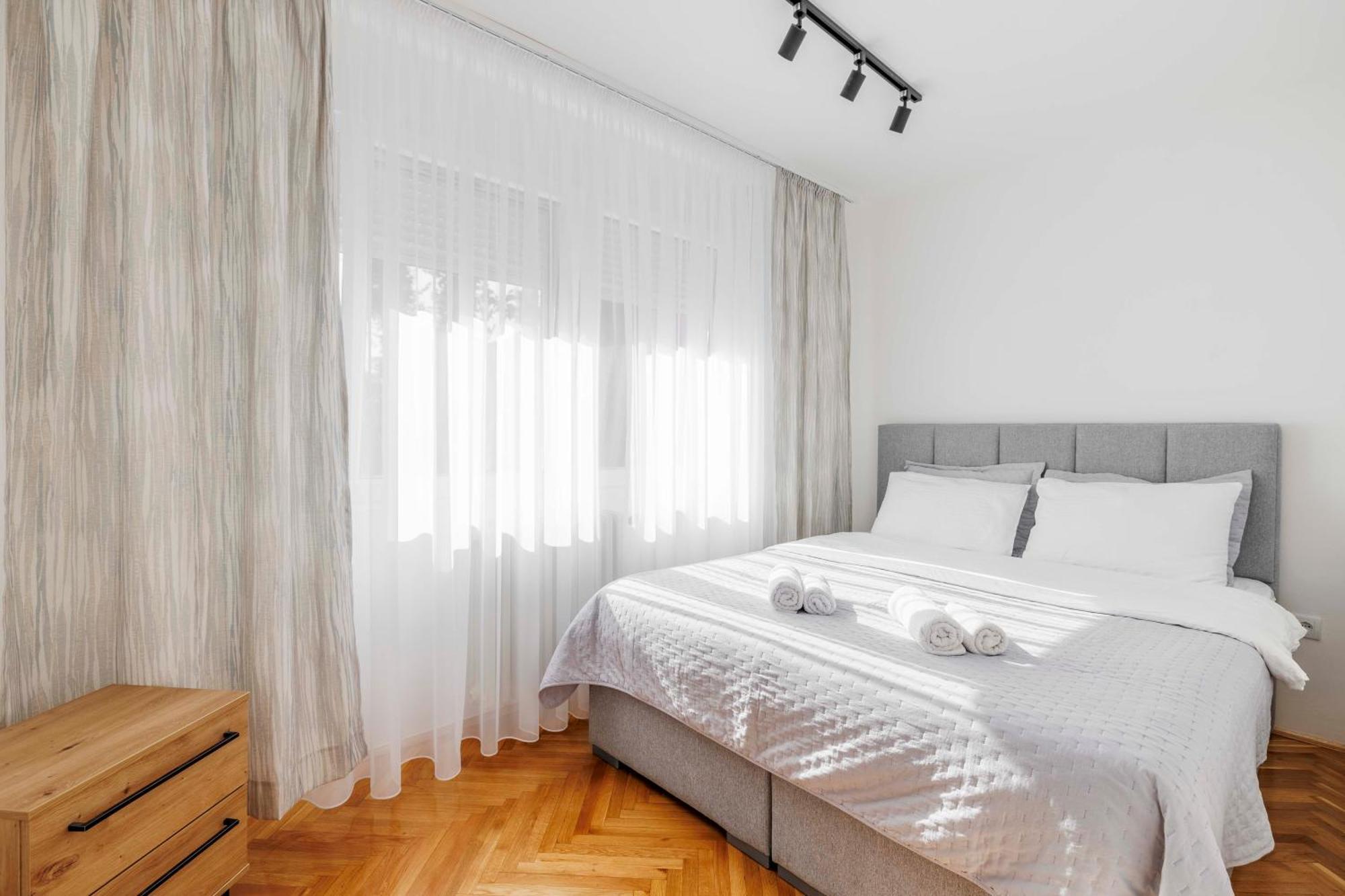 Sari City Center Apartment Novi Sad Exteriör bild
